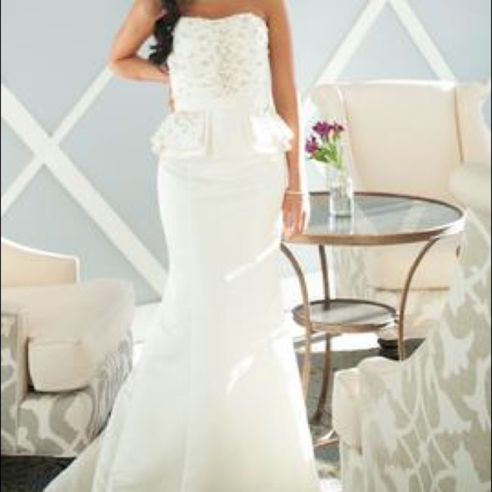 ASHLEYlauren wedding or engagement dress, size 0